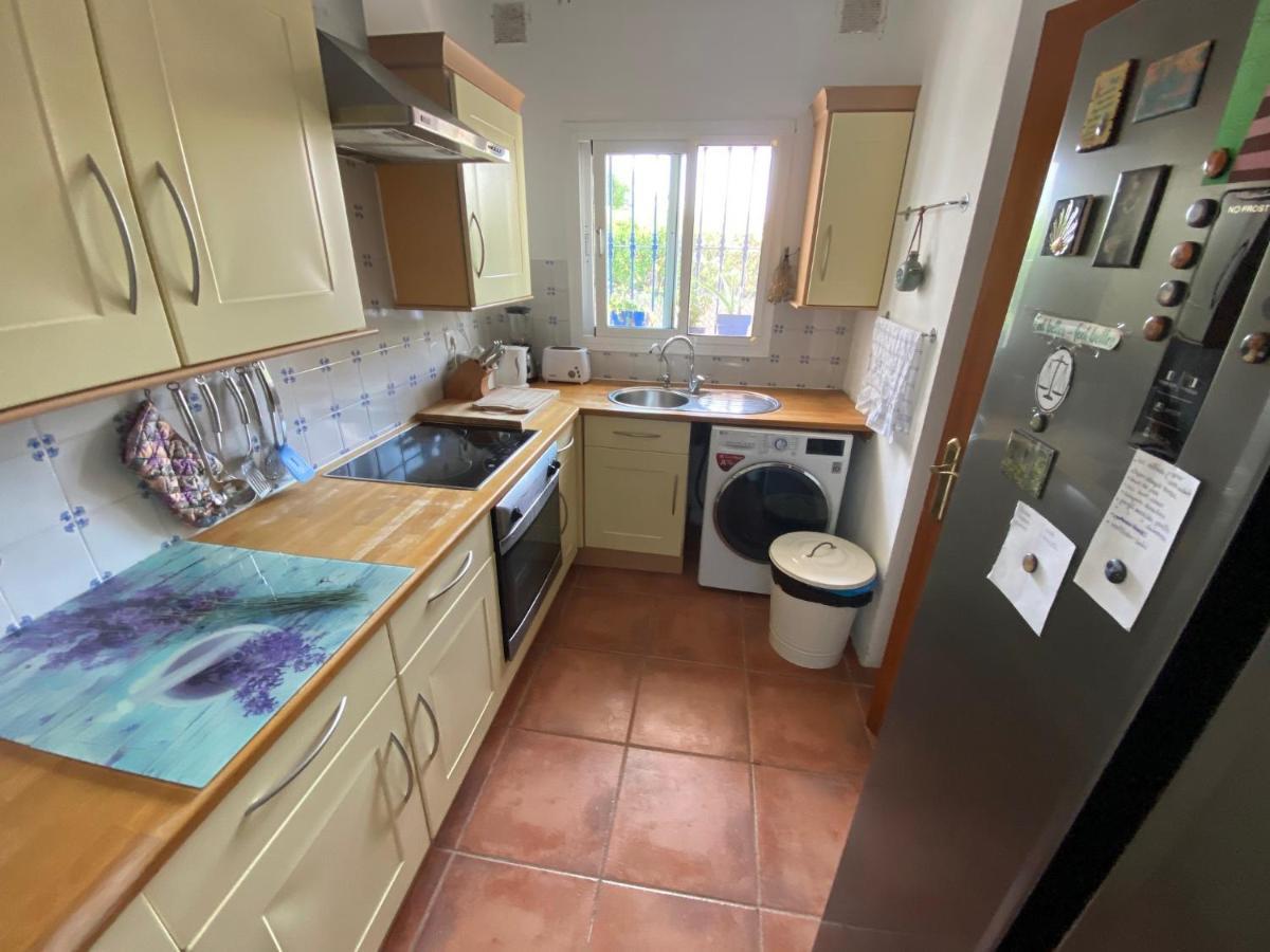 Charming 1 Bedroom Suite With Shared Kitchen Next To Puerto Banus Marbella Bagian luar foto