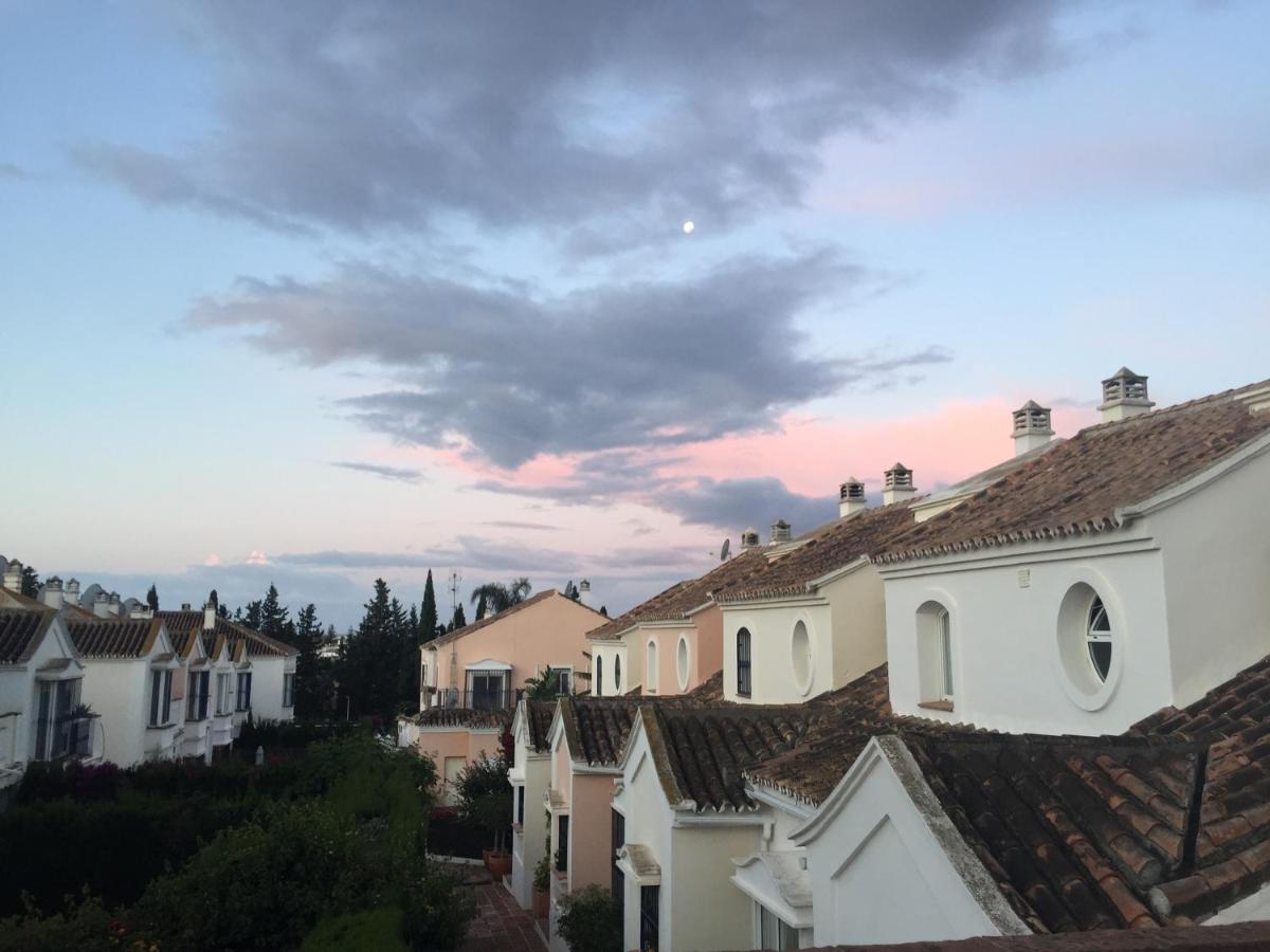 Charming 1 Bedroom Suite With Shared Kitchen Next To Puerto Banus Marbella Bagian luar foto